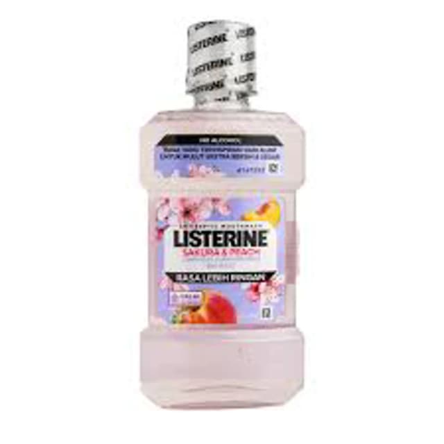 Listerine Sakura & Peach Mouthwash 250ml